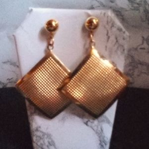 Vintage Gold/Textured Diamond Shaped Dangle Drop Earrings